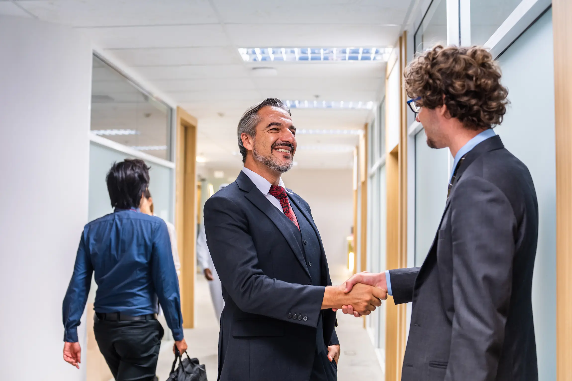 Caucasian Businessman Making A Handshake Together 2025 03 25 11 30 51 Utc 1.webp - Contabilidade em São Paulo -SP | Synergy Contabilidade Inteligente